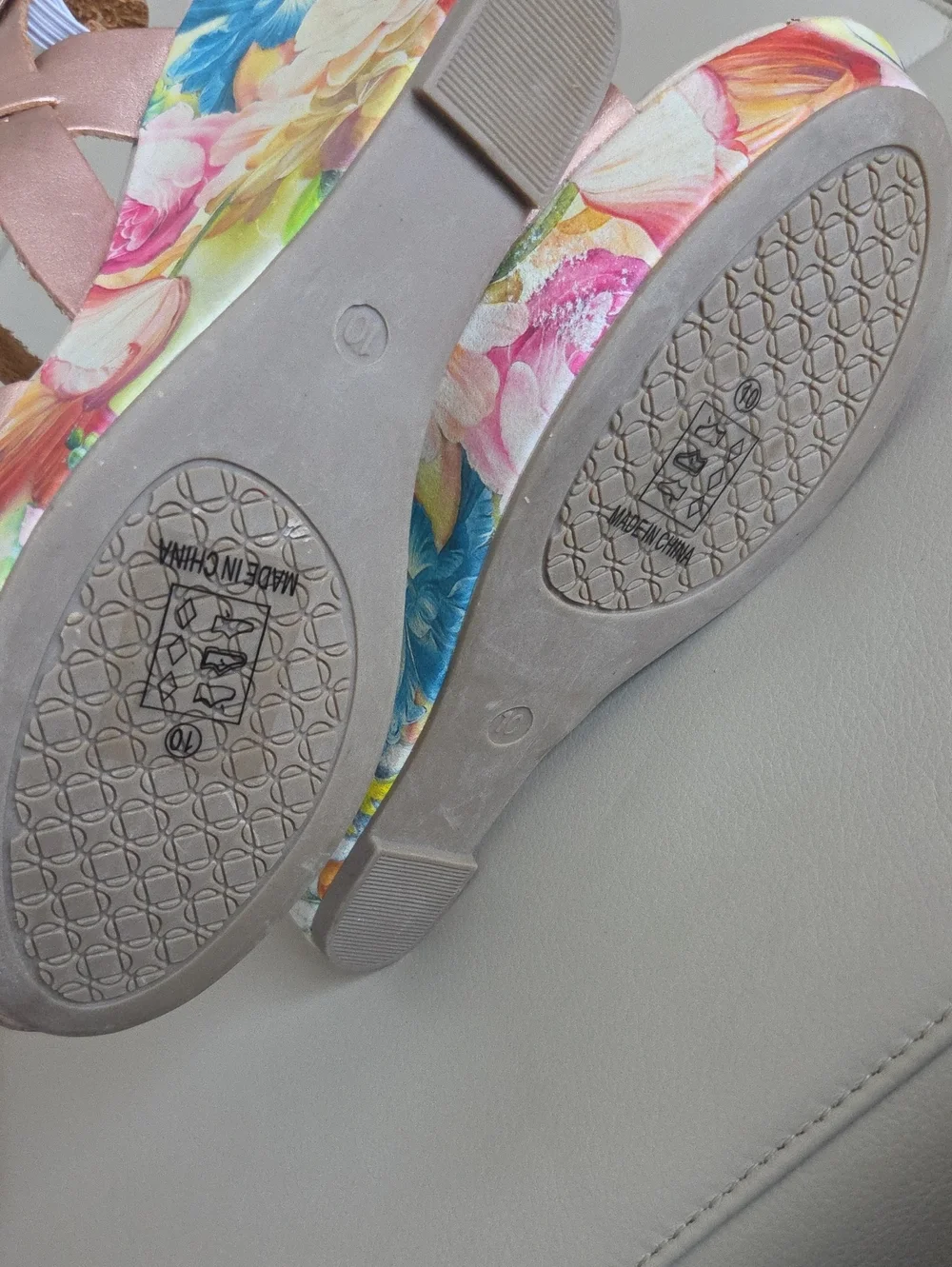 Sociology Pink Floral-Print Wedge Sandals Size 10